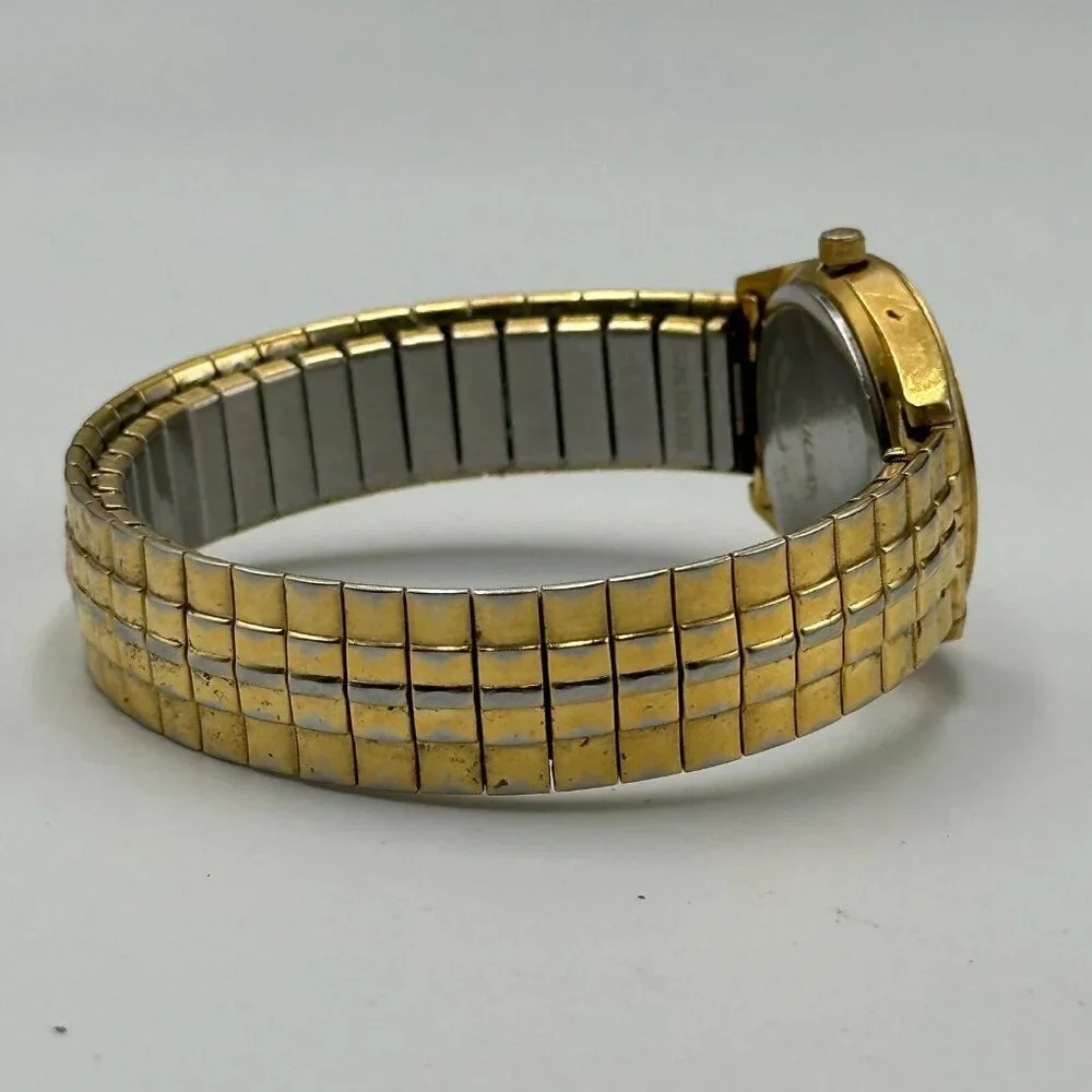 Pulsar Watch Women Gold Tone Round Easy To Read Dial Date Window